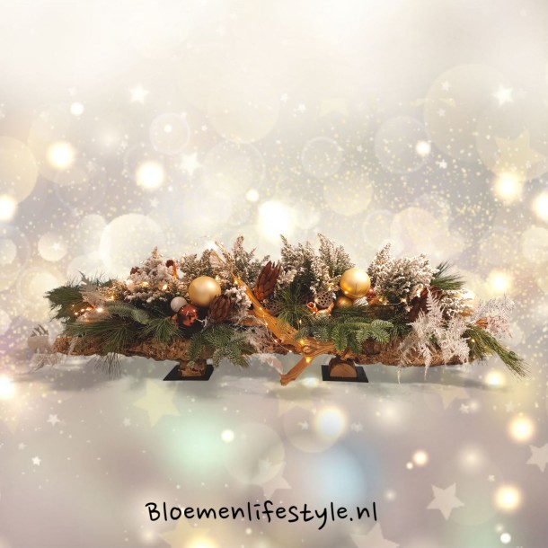 Luxe kerstarrangement op kurk