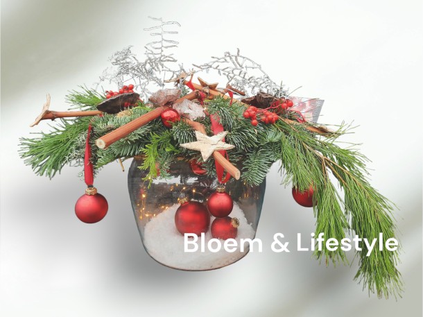 Kerstkrans op glazen bowl