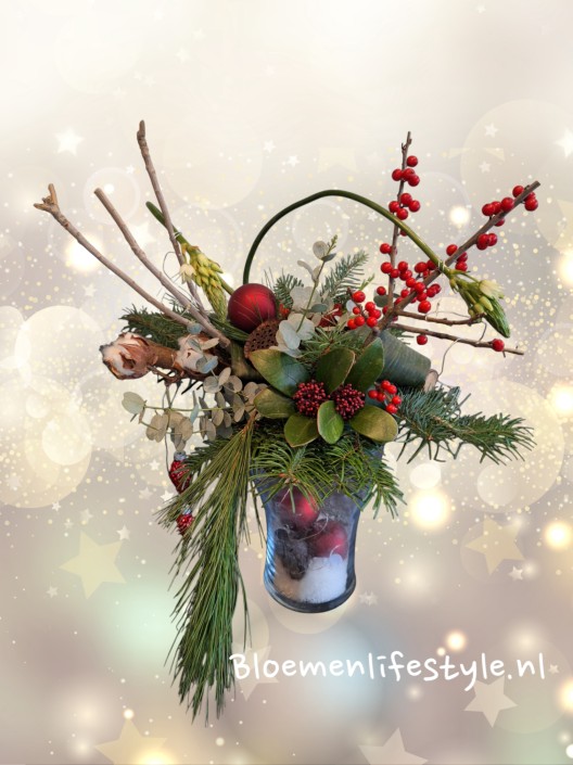 Kerststuk op vaas