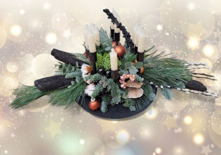 Industrieel kerststuk met kaarsen