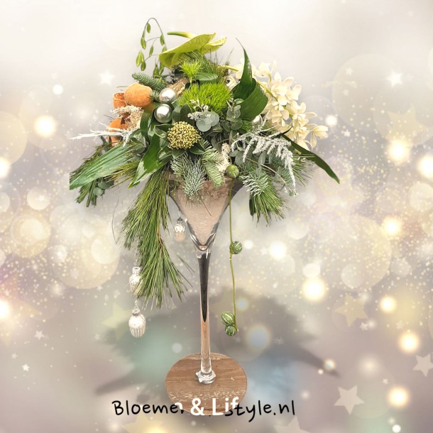 Kerststuk op glazen voet