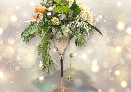 Kerststuk op glazen voet