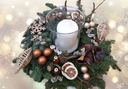 Kerstkrans met windlicht