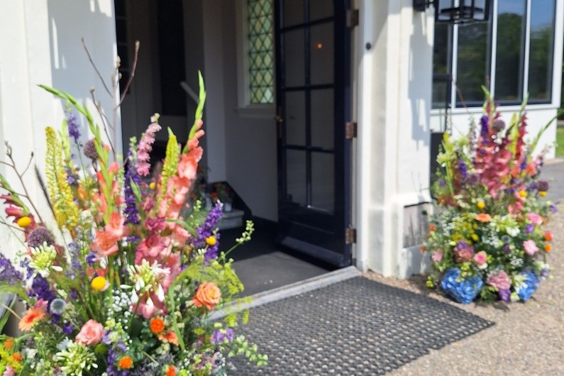 Zomers trouwbloemwerk