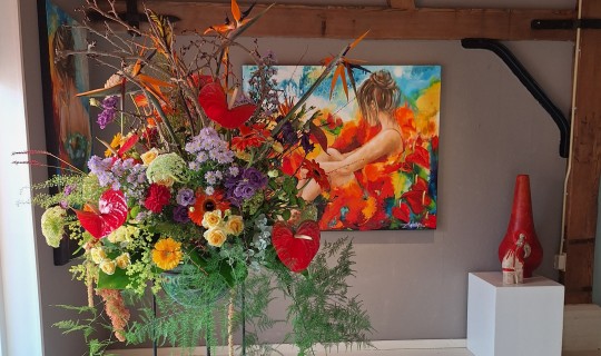 Bloemstuk met Anthurium in een passende setting
